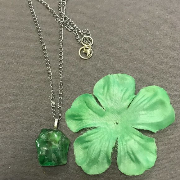 Green Stone Boho Unique Vintage One of a Kind Hand Design Necklace - Picture 4 of 7